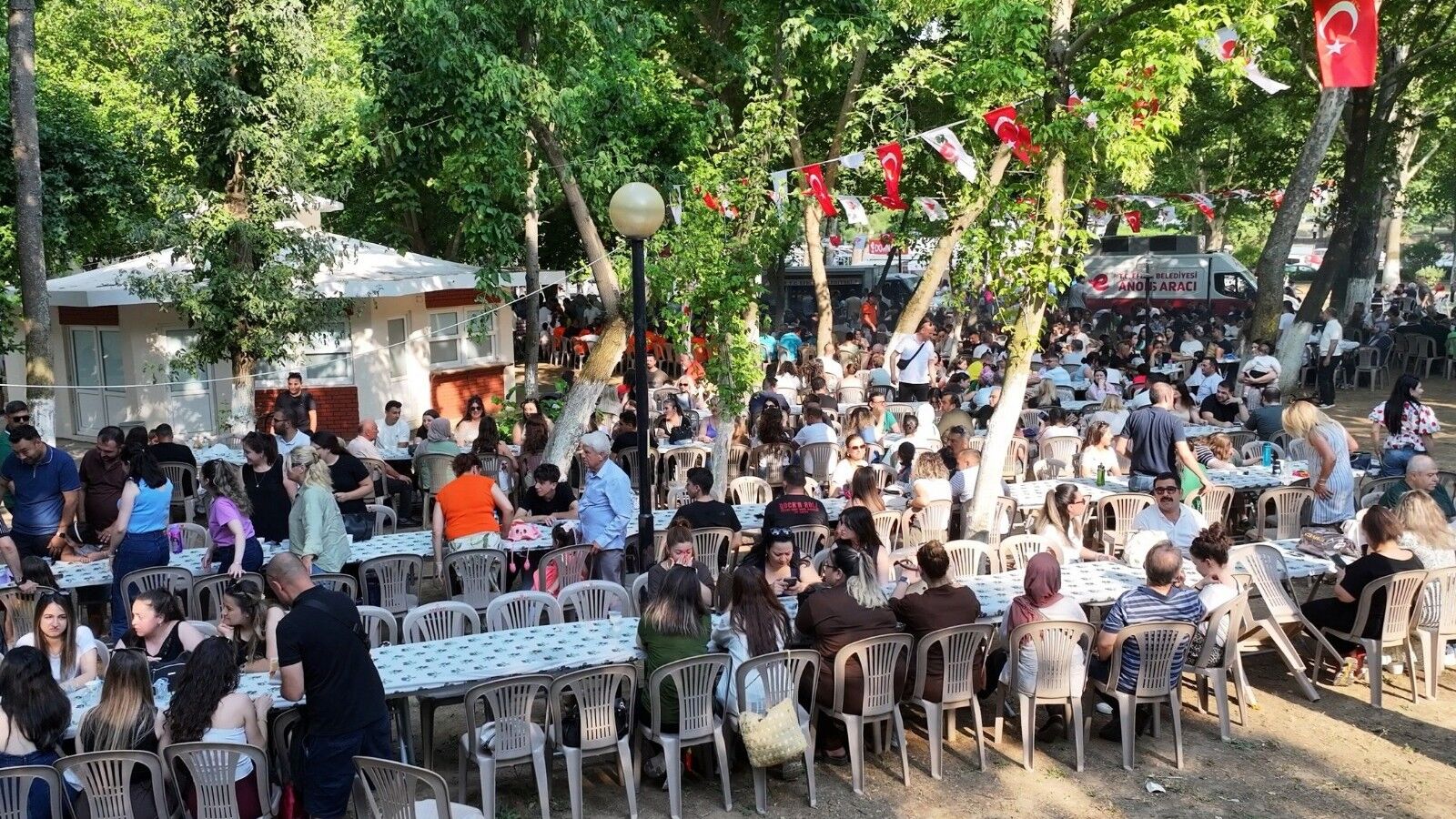 Başkan Yetişkin Mesai Arkadaşlarıyla Piknikte Buluştu