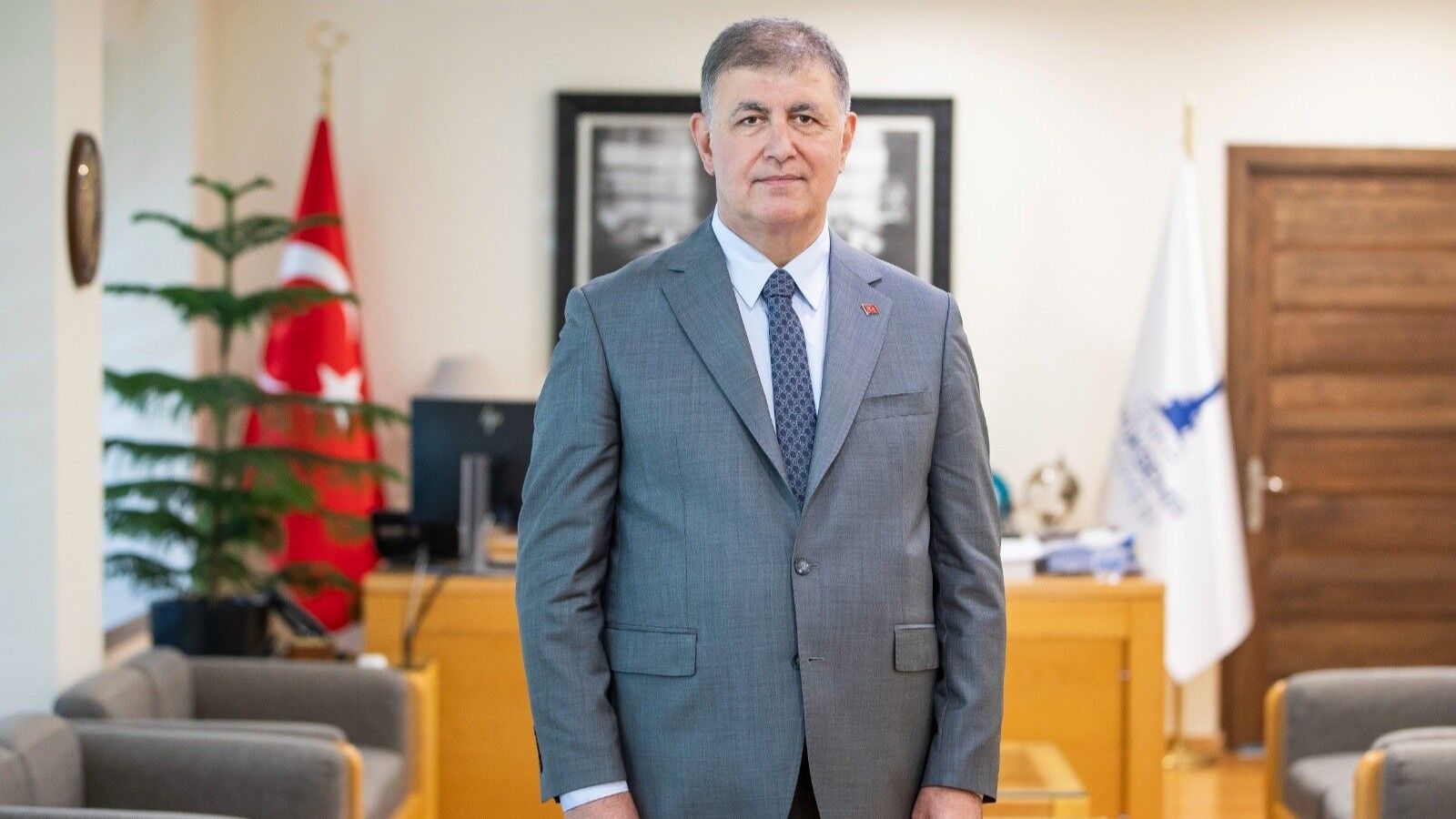 İzmir Büyükşehir Belediye Başkanı Cemil Tugay CHP'den İstifa Etti!