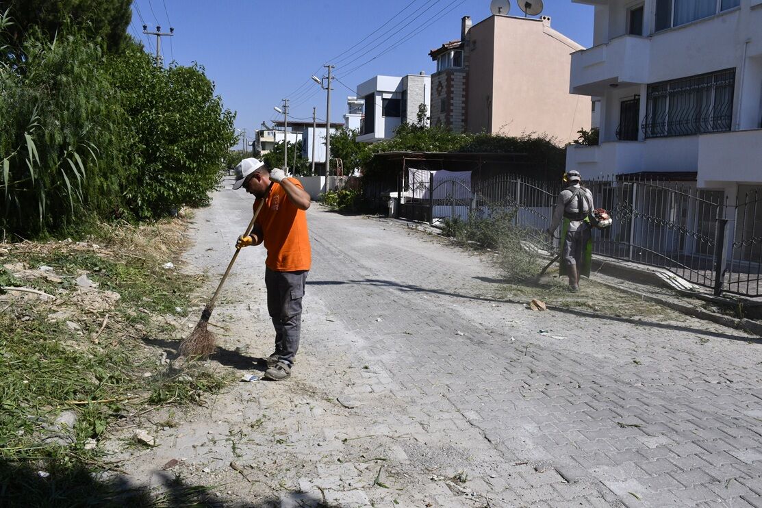 Kuşadasi Beledi̇yesi̇’nden Yeşi̇l Dokuya Ti̇ti̇z Dokunuş (3)