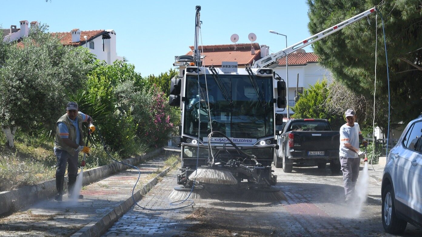 Kuşadası'nda 'Küçük Dev' Bucher Göreve Başladı