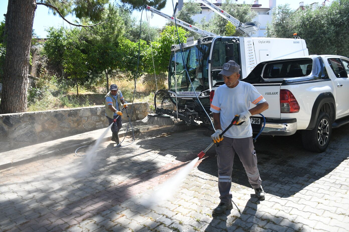 Kuşadasi'nda Temi̇zli̇kte Yeni̇ Dönem Küçük Dev Bucher Göreve Başladi (2)