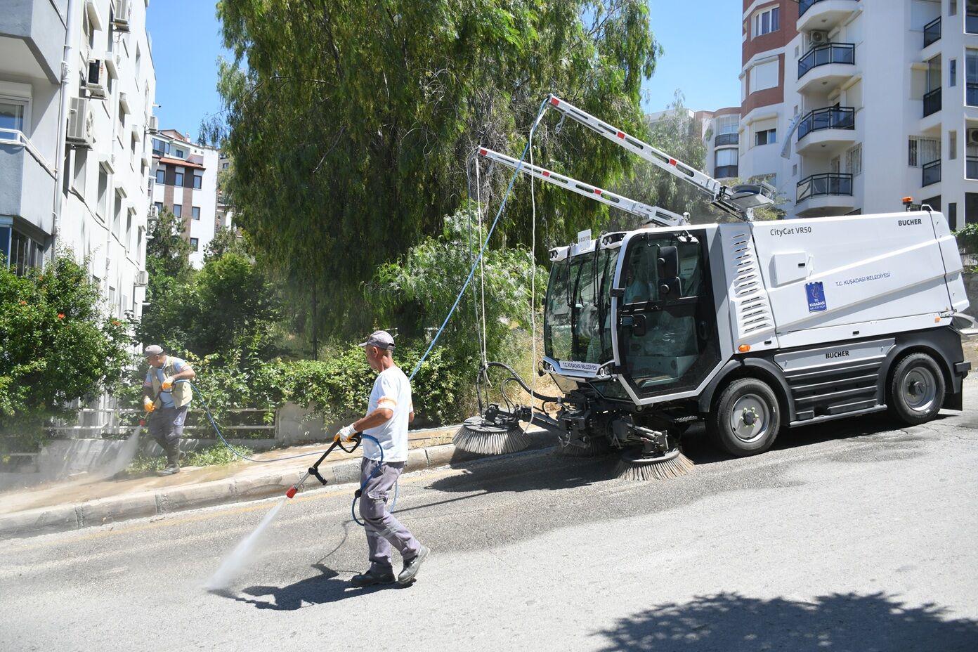 Kuşadasi'nda Temi̇zli̇kte Yeni̇ Dönem Küçük Dev Bucher Göreve Başladi (5)