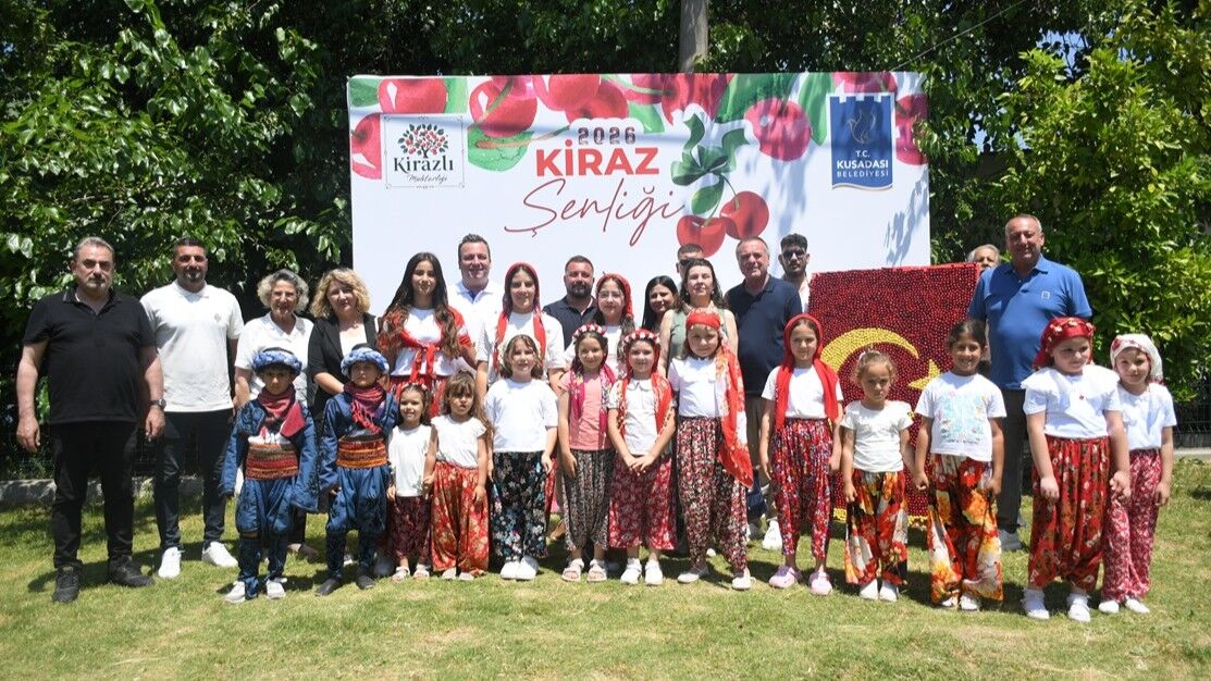 Kuşadası'nda Kiraz Şenliği Coşkuyla Başladı