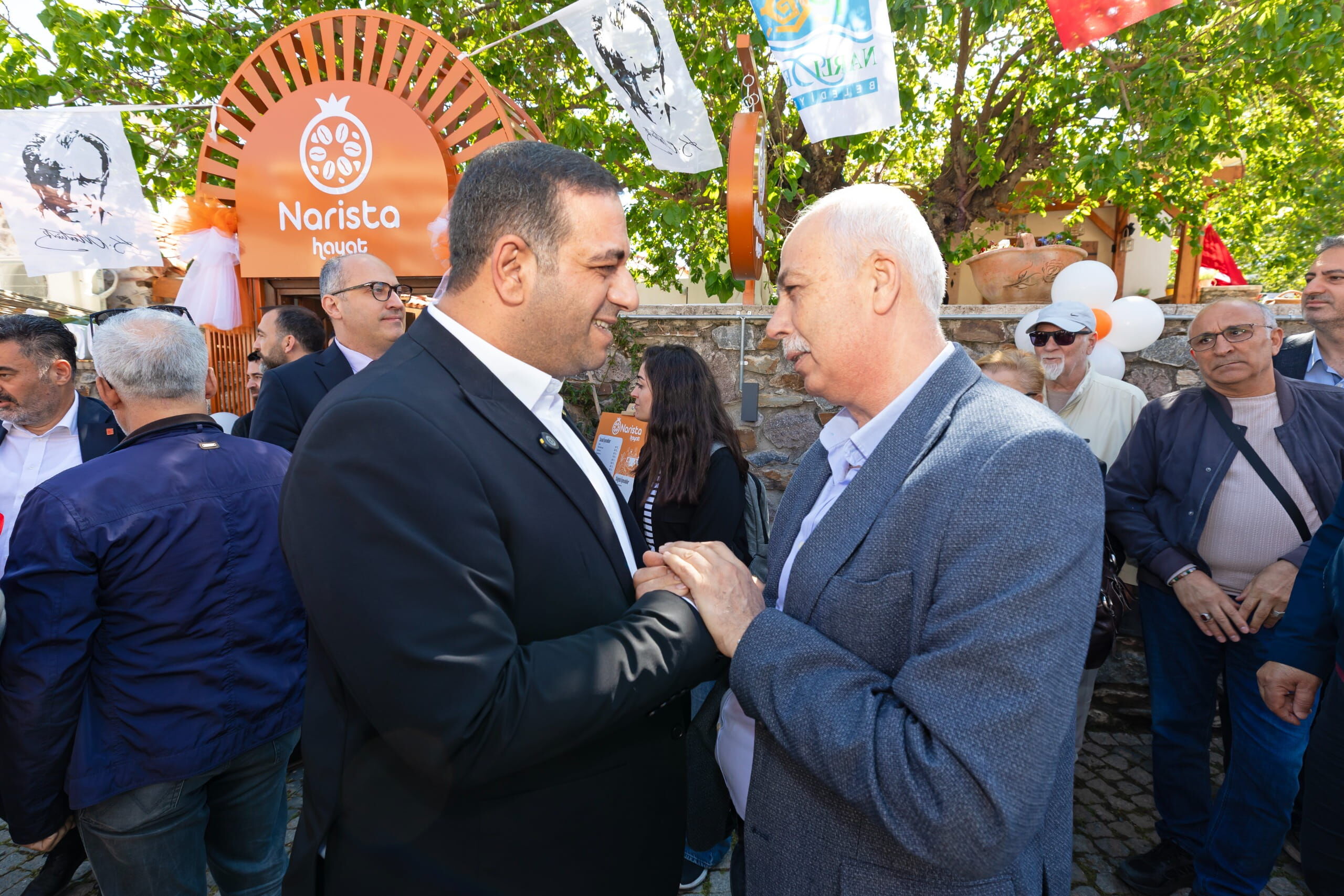 Başkan Erman Uzun Ki̇mseyi̇ Geri̇de Birakmayan Bi̇r Narlidere İnşa Edi̇yoruz (3)