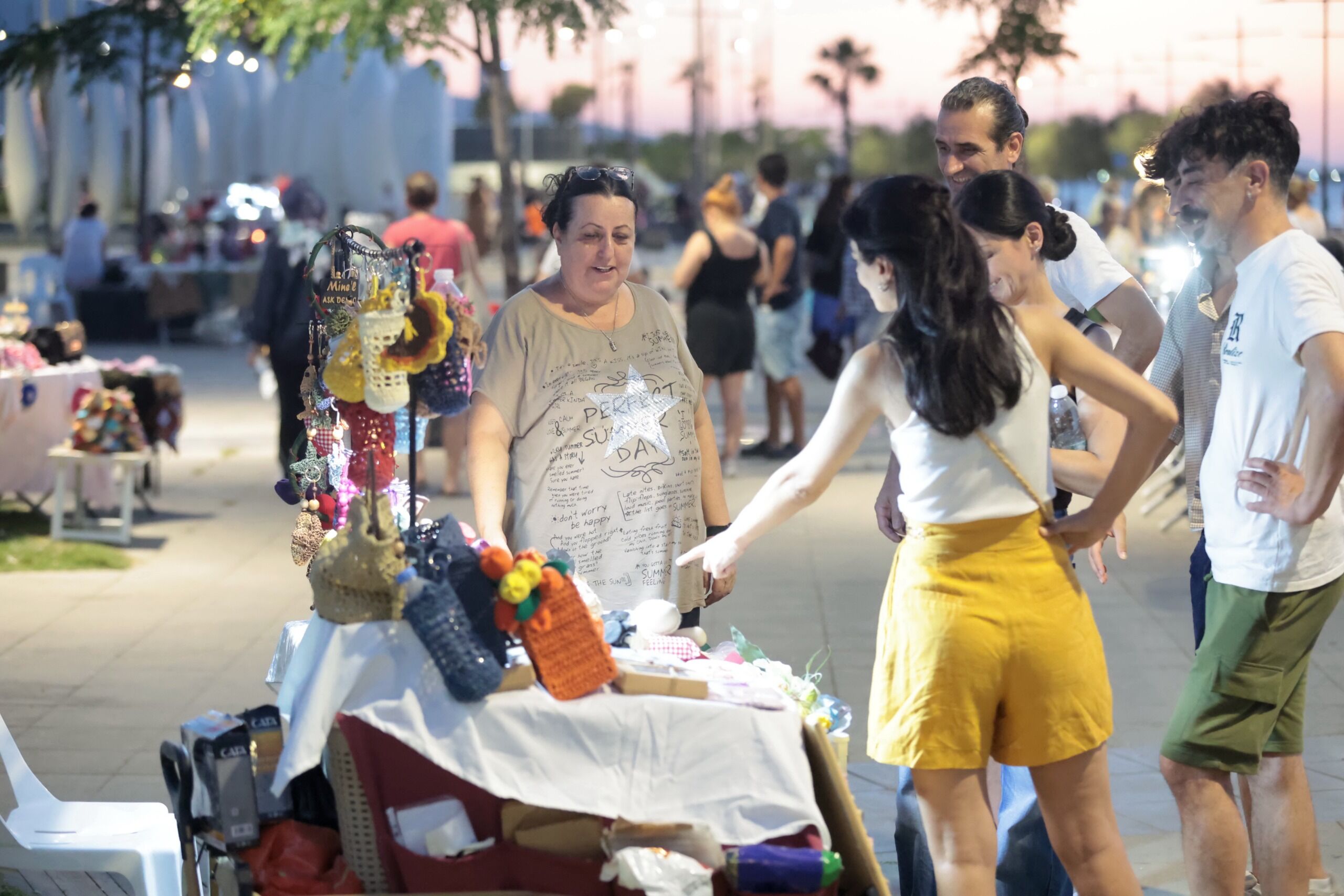 Konak’ın Gece Kermesi Ile 150 Kadının Emeği Kazanca Dönüşüyor (5)