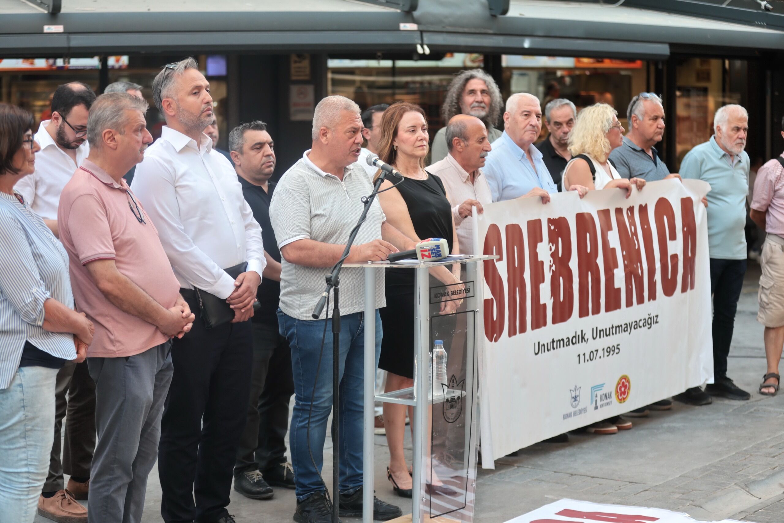 Srebrenitsa’da Katledilen Canlar Konak’ta Anıldı (3)