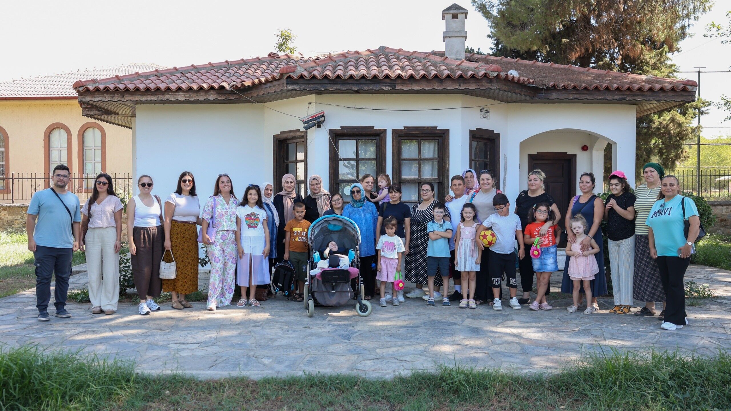 Efeler'in Özel Öğrencilerinden Anlamlı Ziyaret
