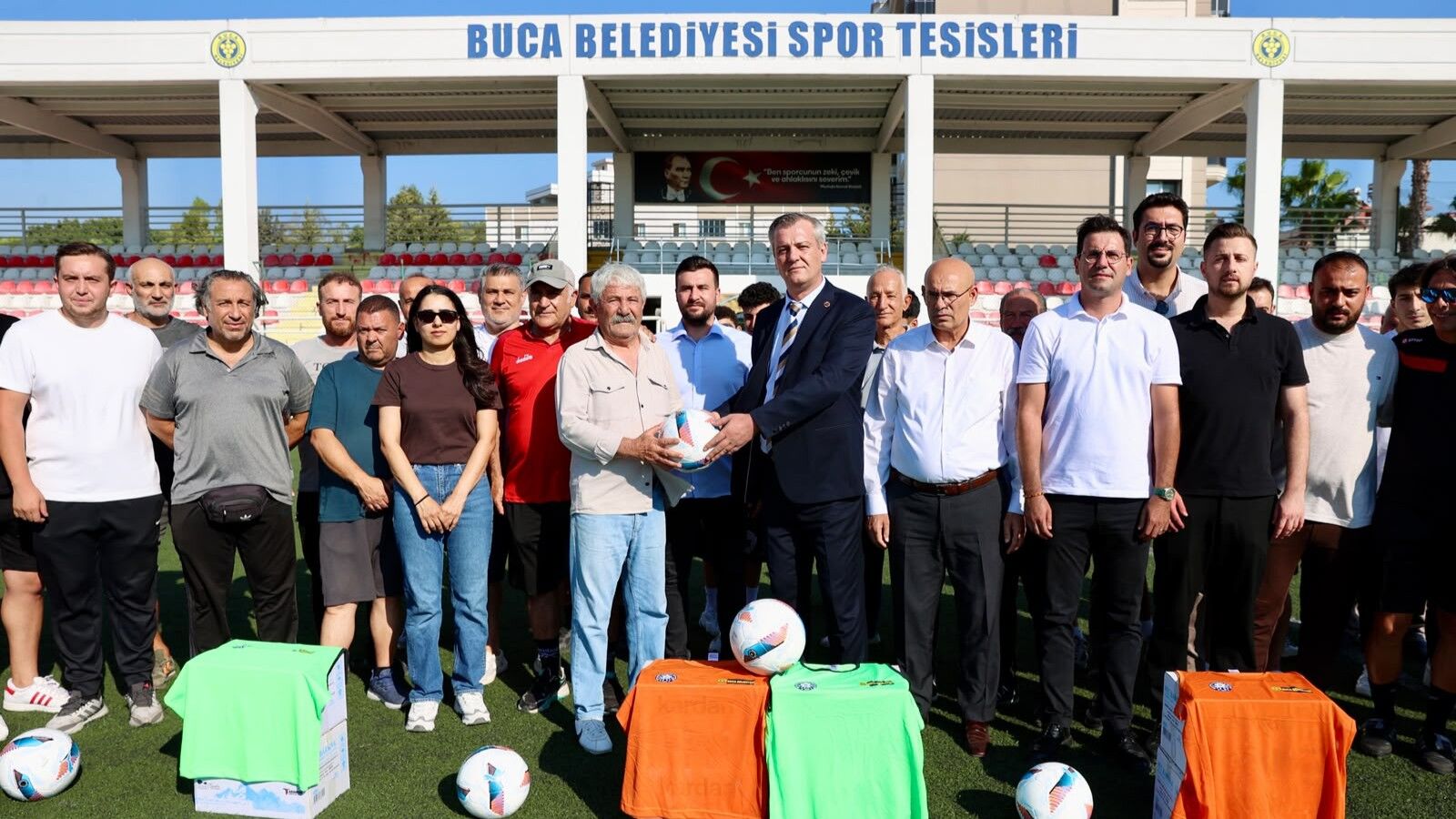 Buca'da Amatör Futbol Kulüplerine Destek