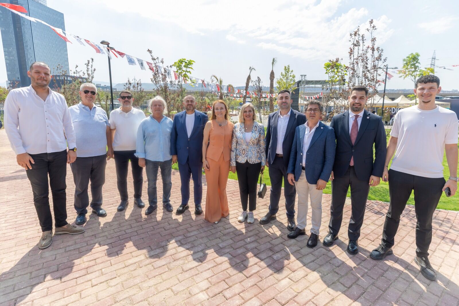 Konak 6 Bin Metrekarelik Yeni Parkına Kavuştu (5)