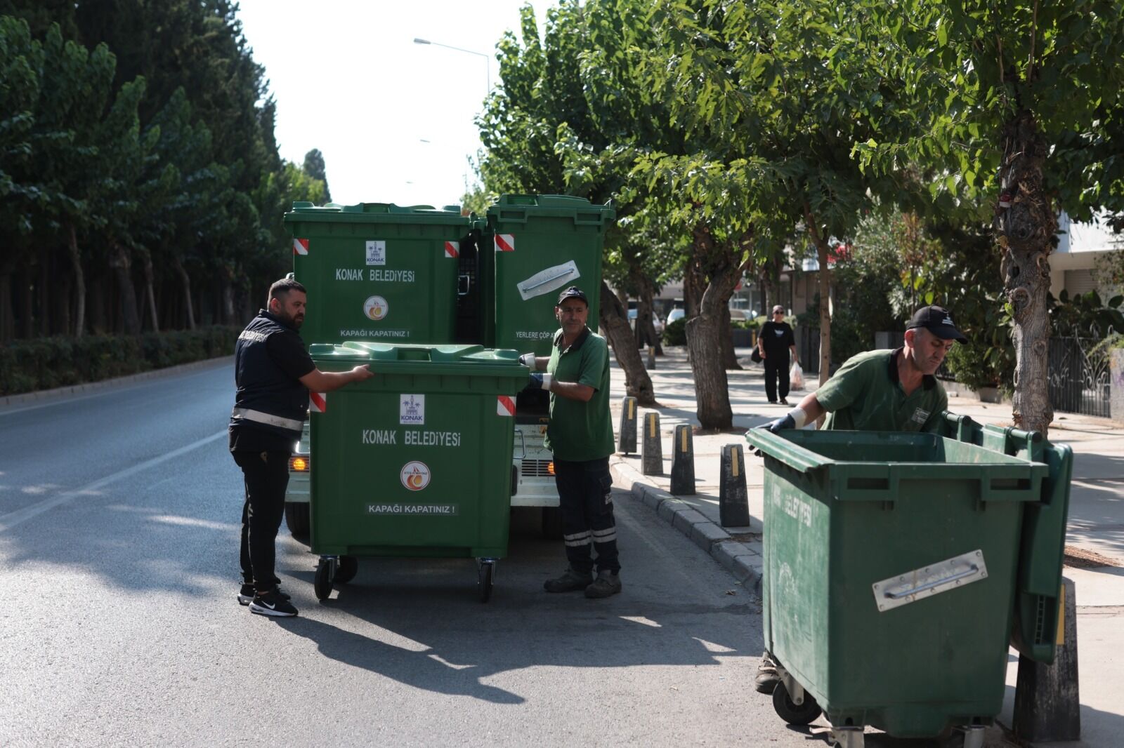 Konak’ın Sokakları Yeni Konteynerlerine Kavuştu (5)
