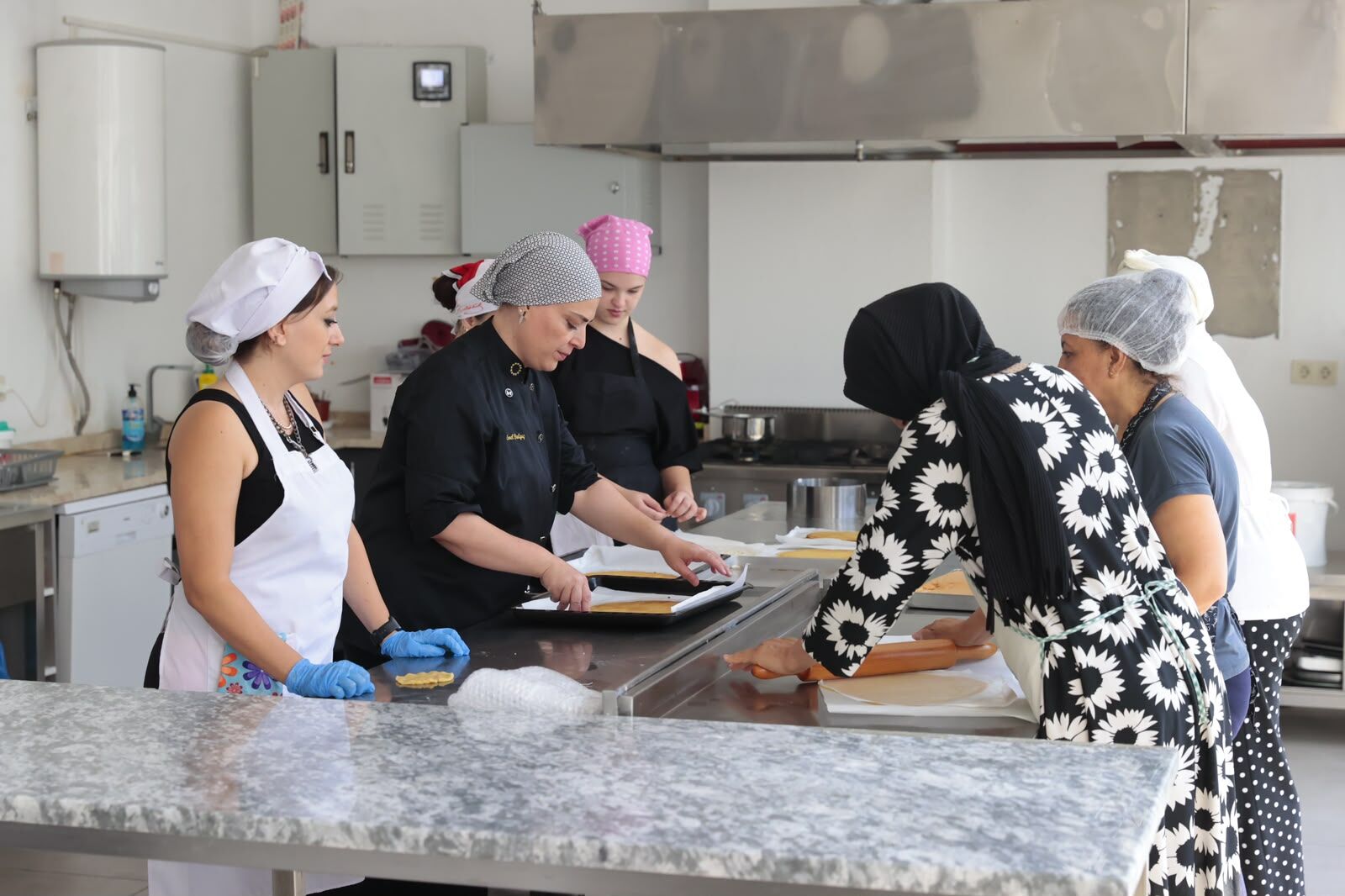 Konaklı Kadınlar Temel Pastacılık Eğitimi’yle Üretim Ve Istihdama Katılıyor (7)
