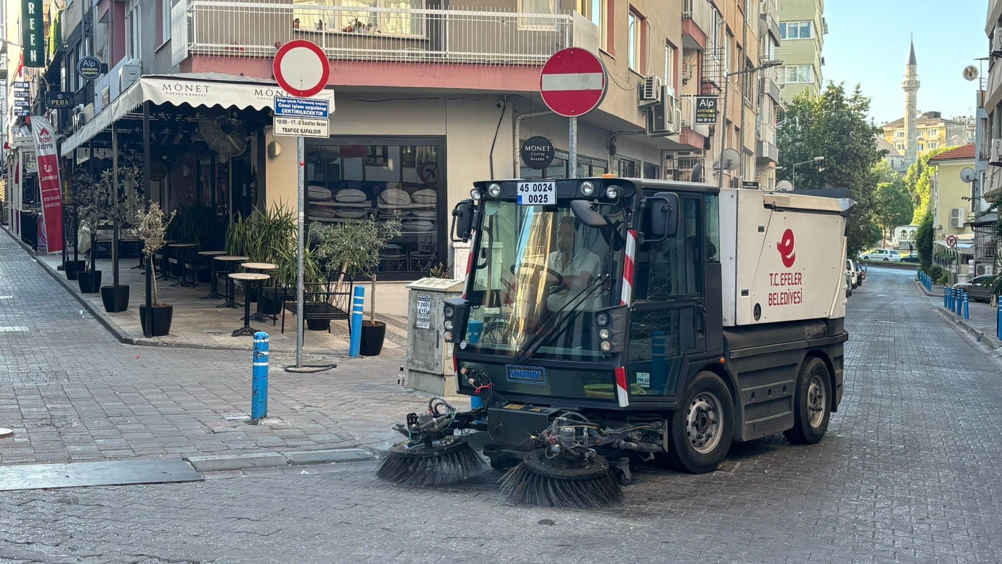 Esnaf Kepenk Açmadan Efeler Ekipleri Sahada