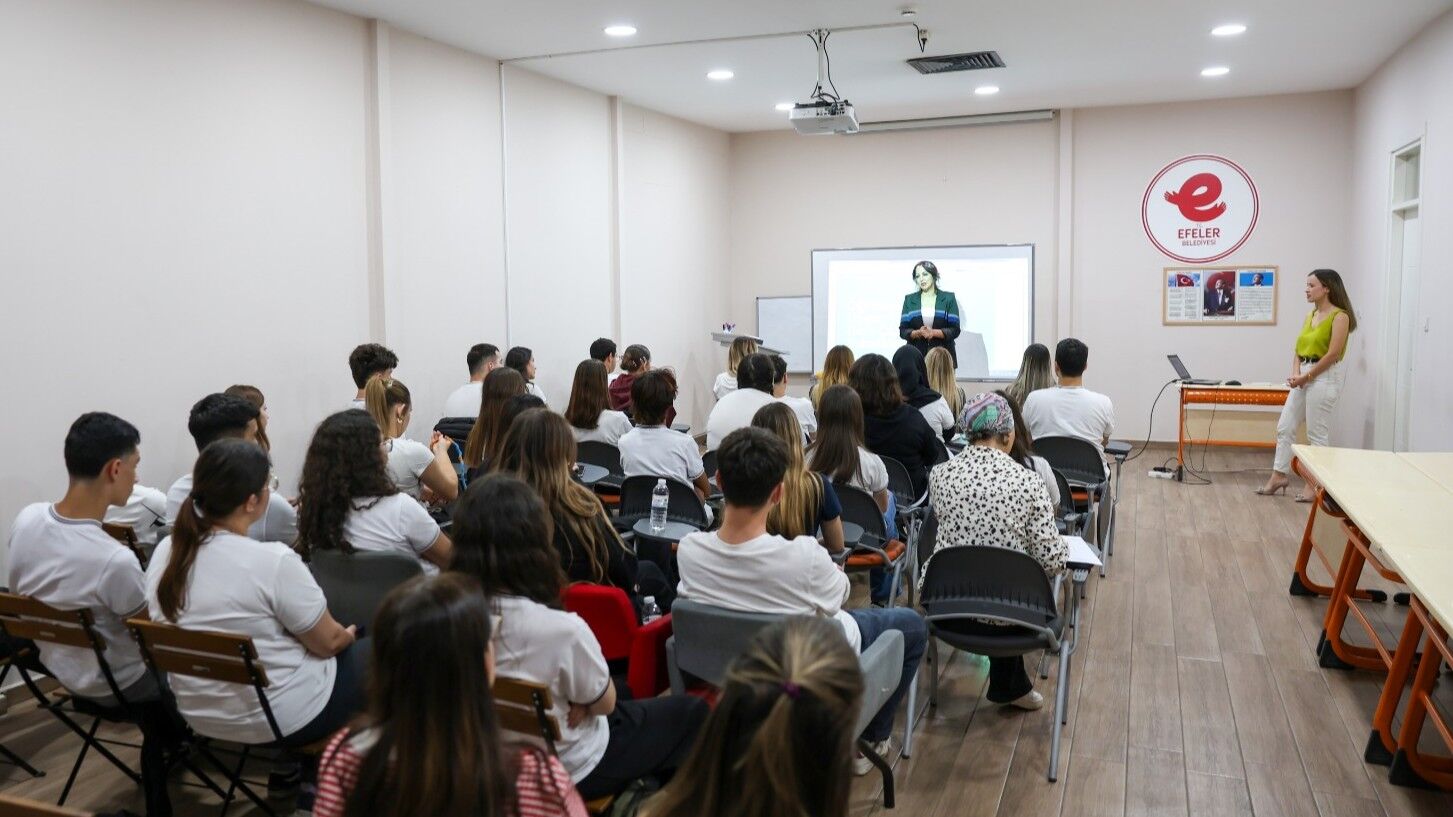 Efelerli Gençlere Sınav Yolculuğunda Güçlü Rehberlik Desteği