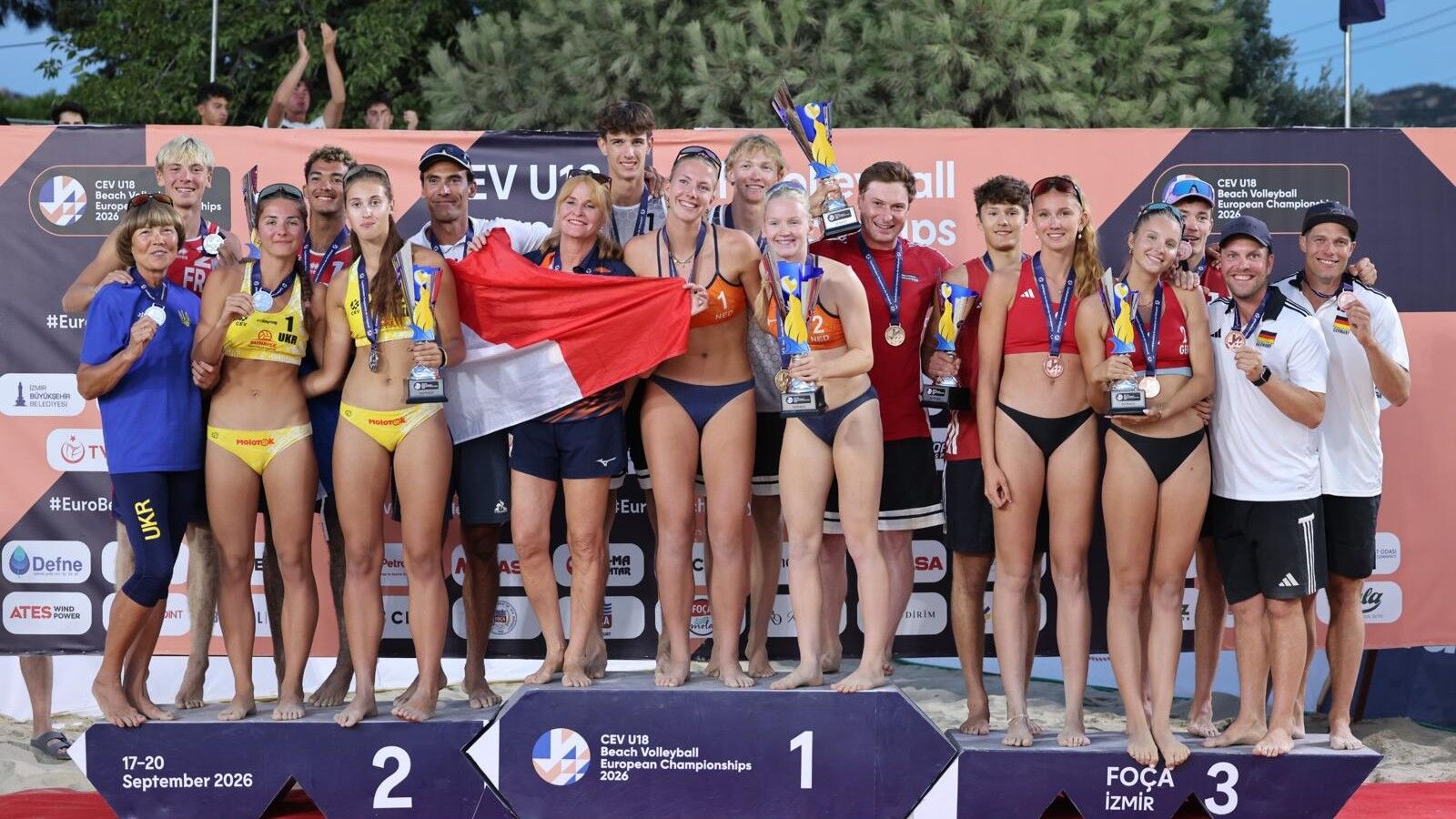 Foça'daki U18 Avrupa Plaj Voleybolu Şampiyonası'nda Madalya Heyecanı