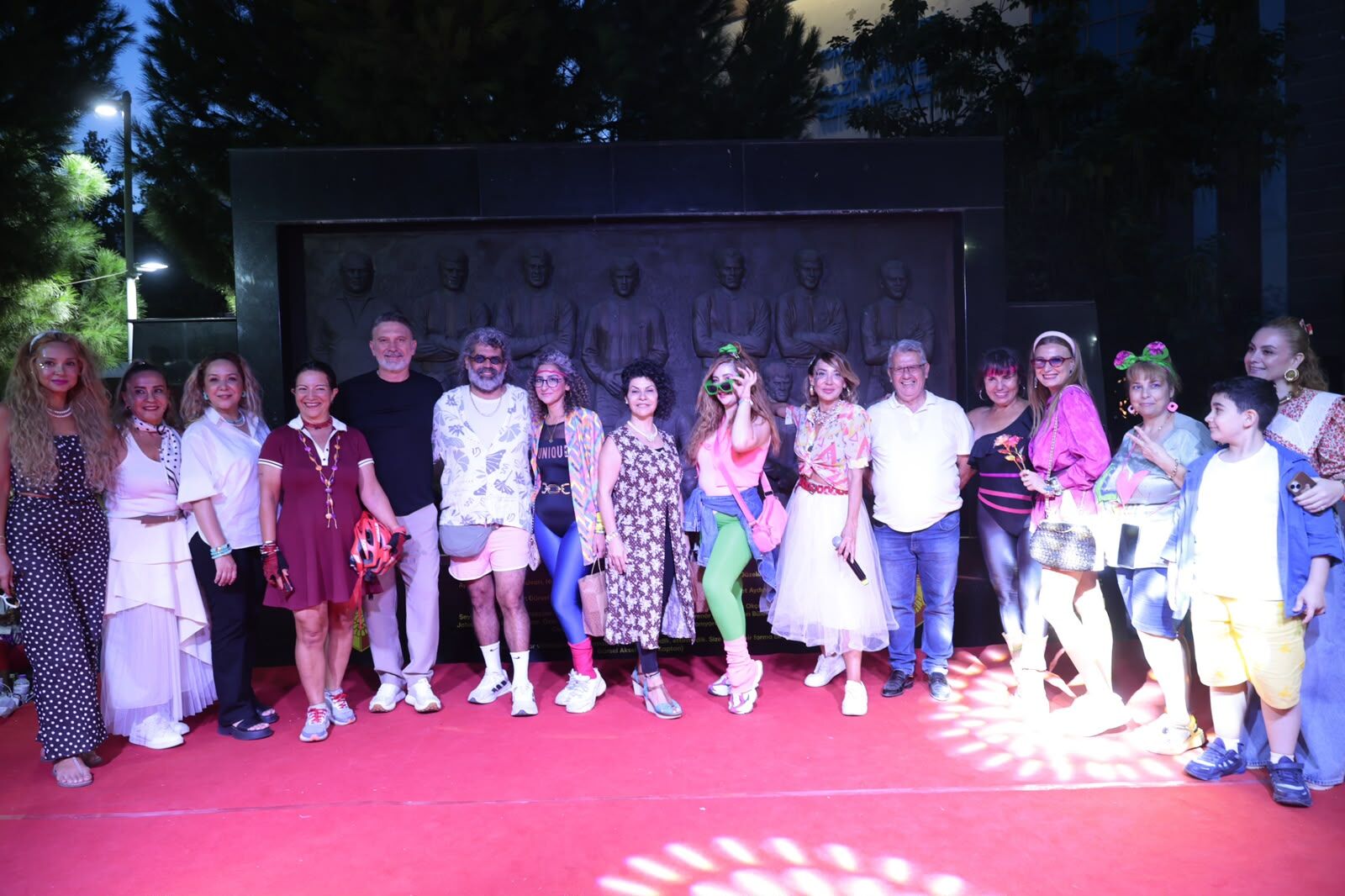 Güzelyalı’da Nostalji Rüzgarı Esti 80’Ler 90’Lar Şenliği Unutulmaz Anlara Sahne Oldu (8)