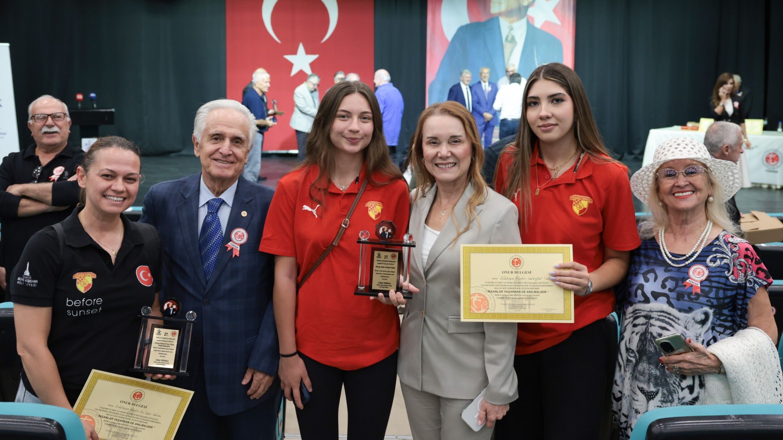 Konak'ta Sporun Emektarlarına Vefa Gecesi