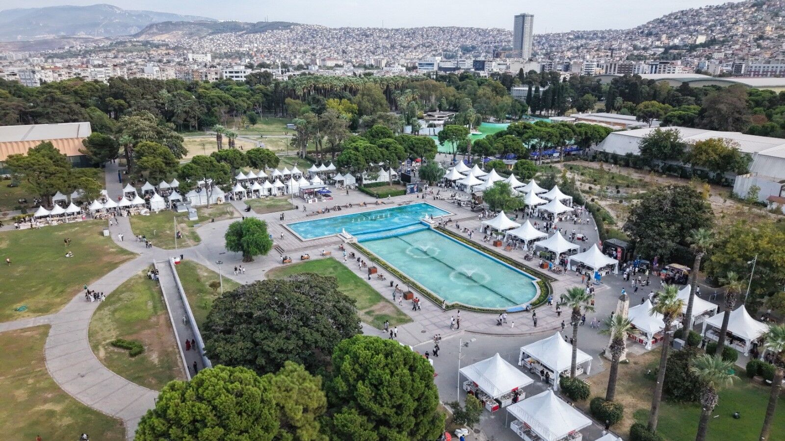 İzmirliler İZKİTAP'a Büyük İlgi Gösterdi