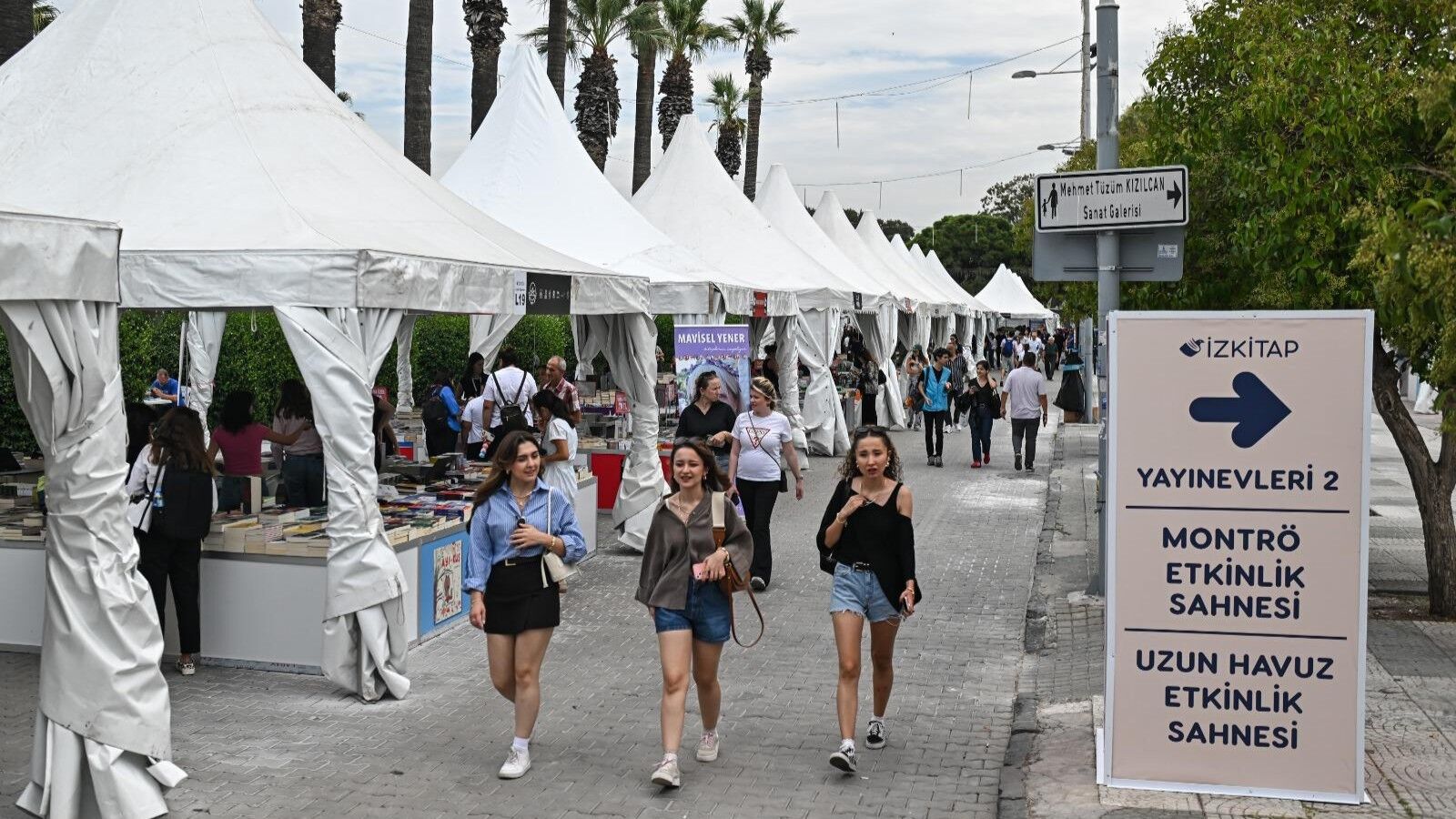 Kültürpark'ta İZKİTAP Günleri Devam Ediyor