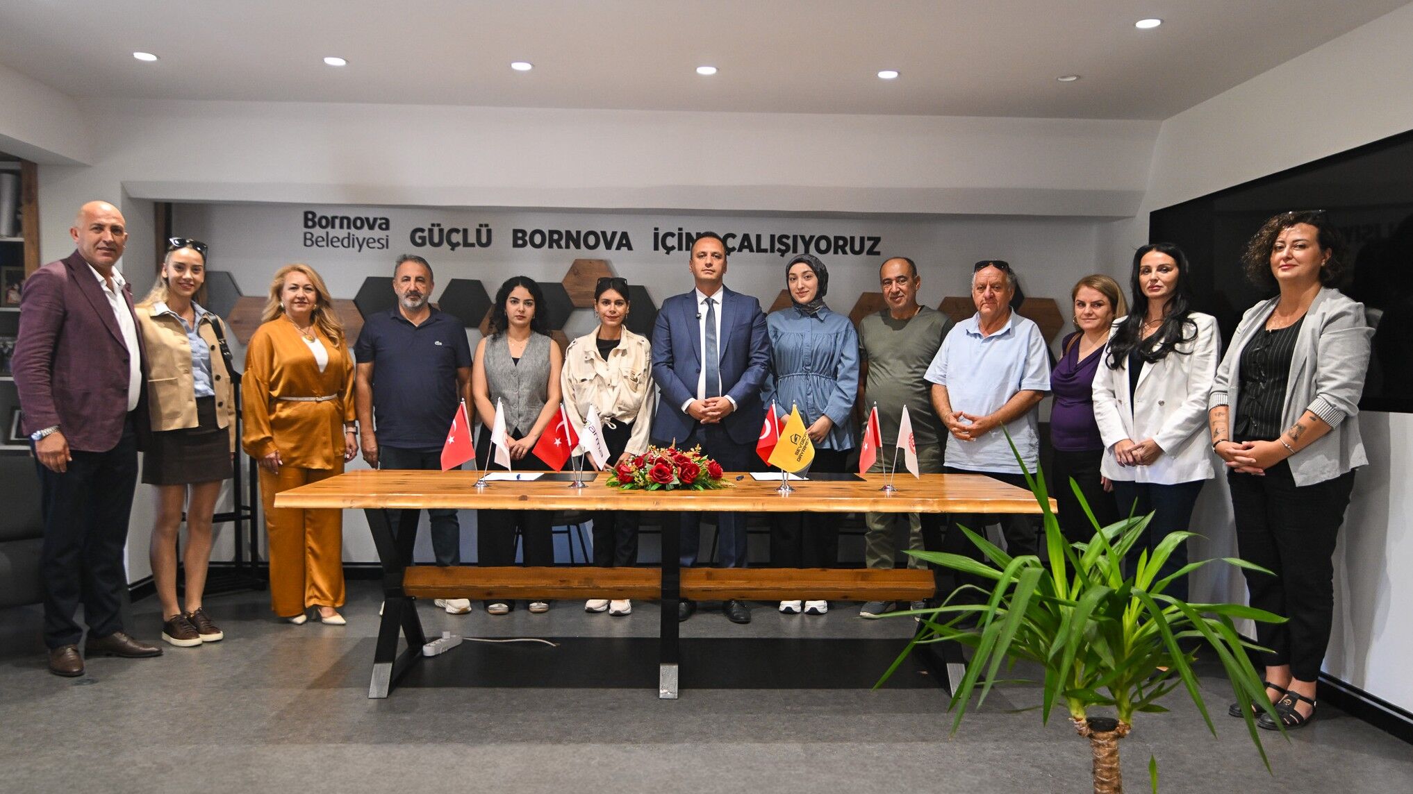 Bornova'dan Büyük Dayanışma Hamlesi: Sağlık Destek Kart