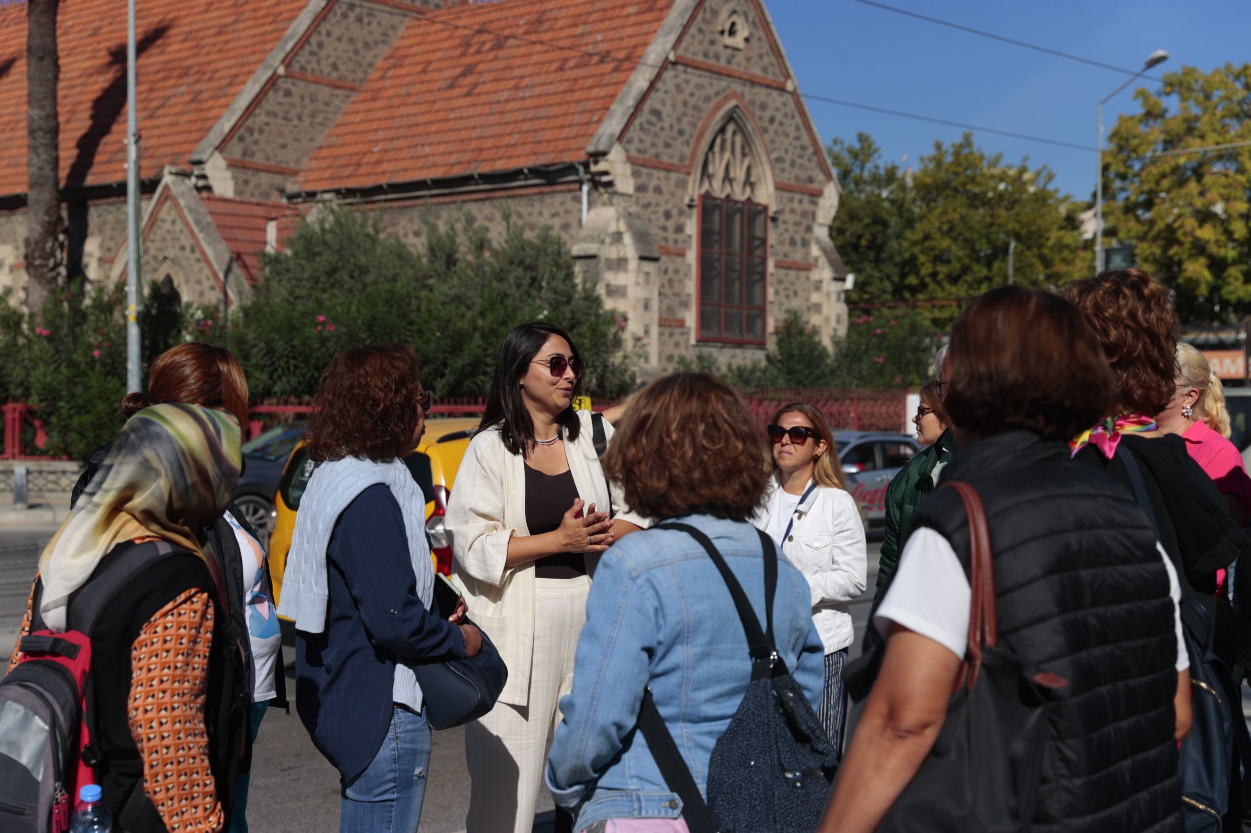 İzmirliler Kültürel Miras Gezileriyle Konak’ı Keşfediyor (9)