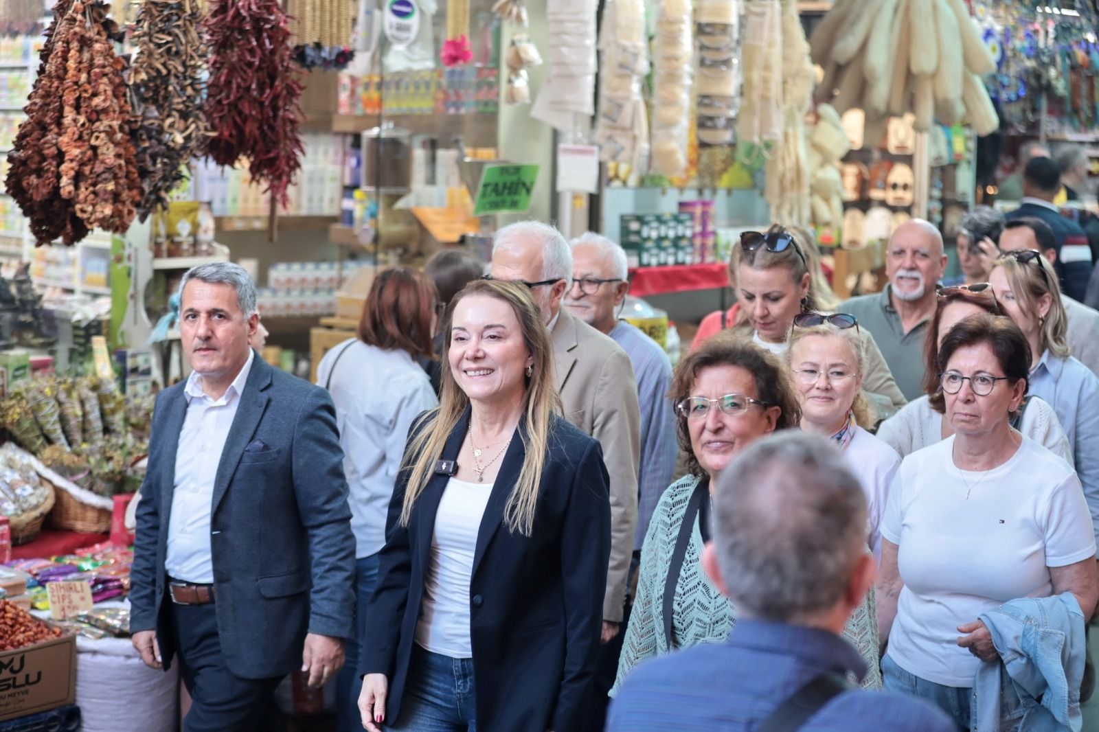Kemeraltı Festivali Esnafın Yüzünü Güldürdü (1)