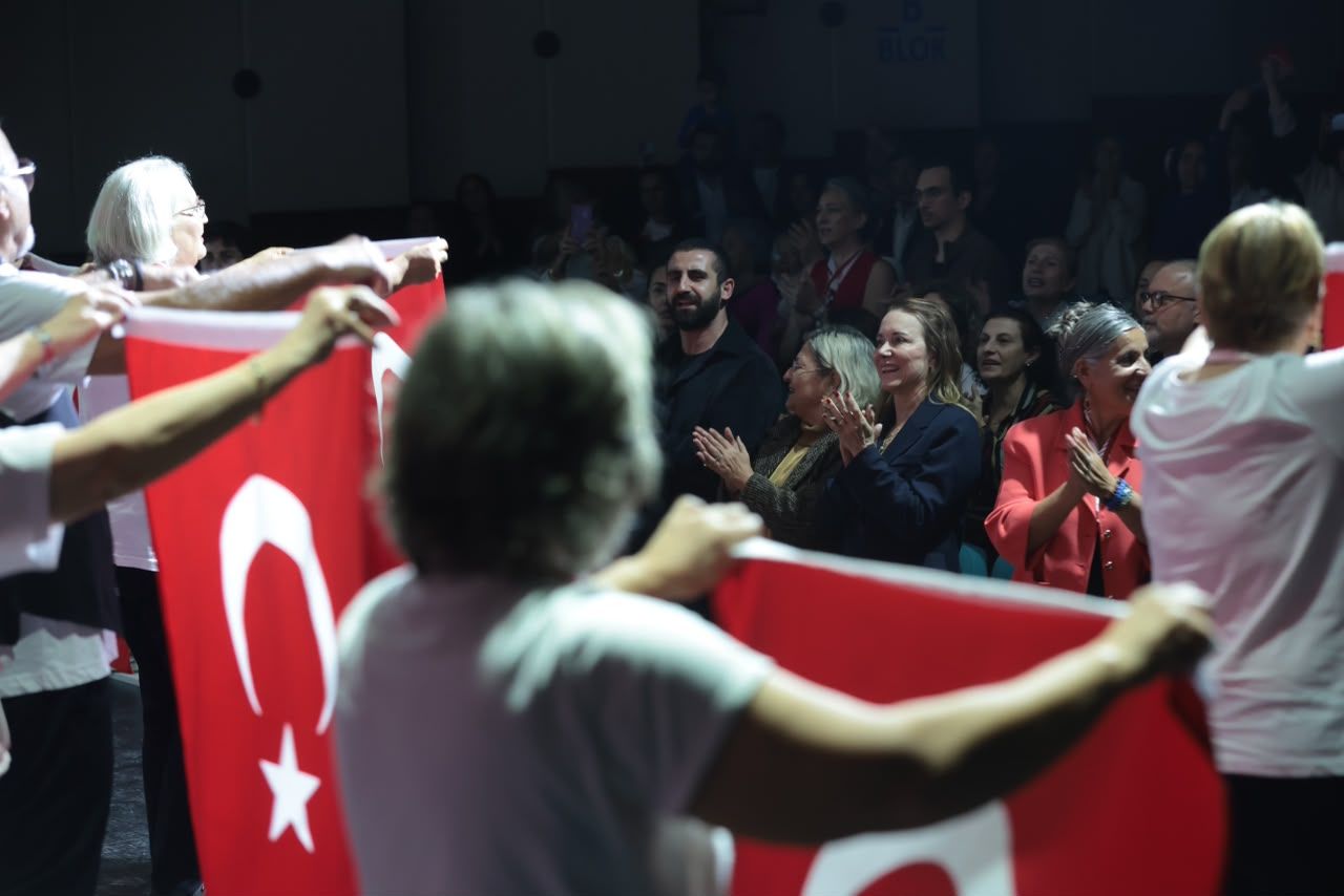 Konak’ın Çınarlarından Unutulmaz Cumhuriyet Gösterisi (11)