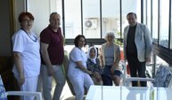 Kuşadası Belediyesi'nden Asırlık Çınara Anneler Günü Sürprizi