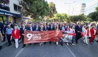 9 Eylül Ruhu İzmir Sokaklarında: Geleneksel Zafer Yürüyüşü Yapıldı