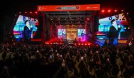 İzmir Enternasyonal Fuarı Geceleri Müzik ve Kahkaha Dolu
