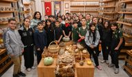 Bornova'da Gelecek Minik Ellerle Yeşerdi