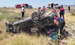 Denizli'de Otomobil Şarampole Devrildi: 1 Ölü, 3 Yaralı