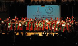 Karşıyaka'nın 3'üncü Yaş Üniversitesi'nde Mezuniyet Sevinci