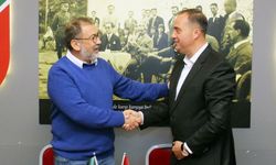 Karşıyaka'da Dinçel'in Güveni Tam