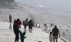 Pamukkale Kış Mevsiminde de Turist Çekiyor