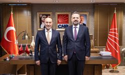 Başkan Soyer'den CHP İzmir İl Başkanlığı'na Ziyaret