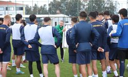 Menemen FK'da Serkan Afacan İmzaladı