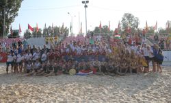 Plaj Hentbolunun Kalbi İzmir'de Attı