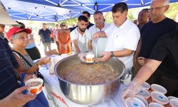 Aşure Etkinliği Menderes'te Binleri Buluşturdu