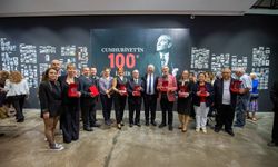 "Cumhuriyet'in 100'ü İzmir" Sergisi Açıldı