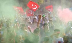 İzmirli Gençler 100'üncü Yıla Kültürpark'ta Merhaba Dedi