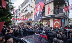 Başkan Batur'a Narlıdere'de Miting Gibi Karşılama