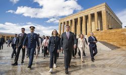 İzmir'in Belediye Başkanlarından Anıtkabir'e Ziyaret