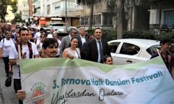 Bornova'da Halk Dansları Festivali Başladı