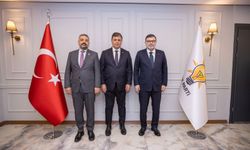 Başkan Tugay'dan AKP İl Başkanlığı'na Ziyaret