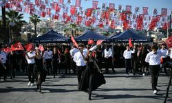 Kuşadası'nda Cumhuriyet Bayramı Coşkuyla Kutlandı