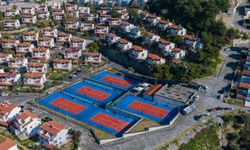 Kuşadası'nın İlk Tenis Kulübü Kapılarını Açtı