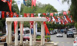 Efes Selçuk Sokakları Bayraklarla Donatıldı