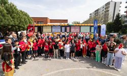 Dobidob Eğitim Otobüsü İzmir'de Yola Çıkıyor