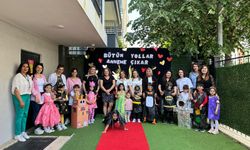 Efeler'in Minikleri Annelerinin Gününü Kutladı