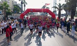 Karşıyaka'da Binler Zübeyde Hanım'a Koştu